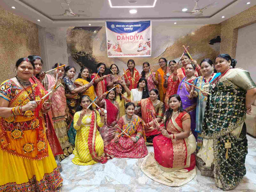 डॉ. निहारिका संग सोशल वर्कर फॉर वूमेन एंपावरमेंट ने मनाया रंगारंग डांडिया उत्सव